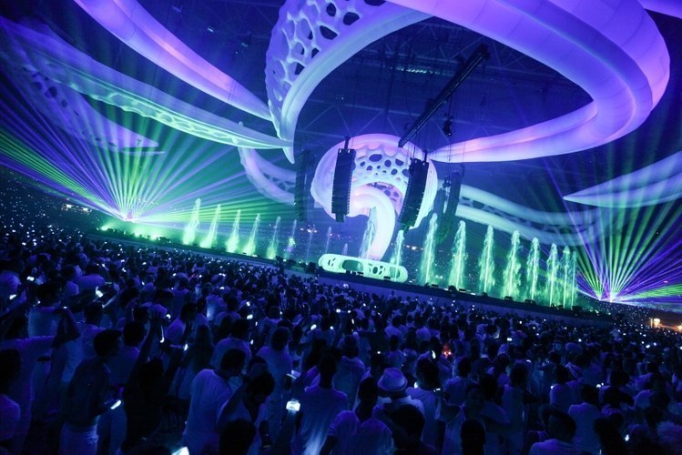 Sensation white 2024 в питере. СКК сенсейшен. Сенсейшен 2010 в Питере. Сенсейшен 2008. Sensation White 2014 Санкт-Петербург.